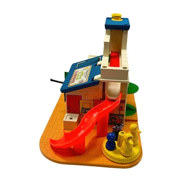 Vintage  Fisher Price Play Family Sesame Street Clubhouse w 4 Figures 1976 - Picture 7 of 13